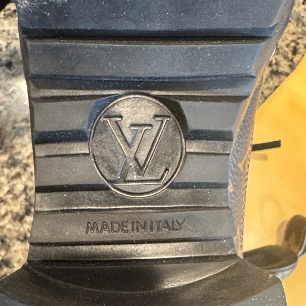 Brown and Black Leopard Boots size 9 with box - Picture 8 of 14